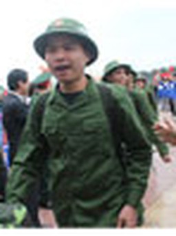 Tân binh Hà Nội rộn ràng ngày nhập ngũ